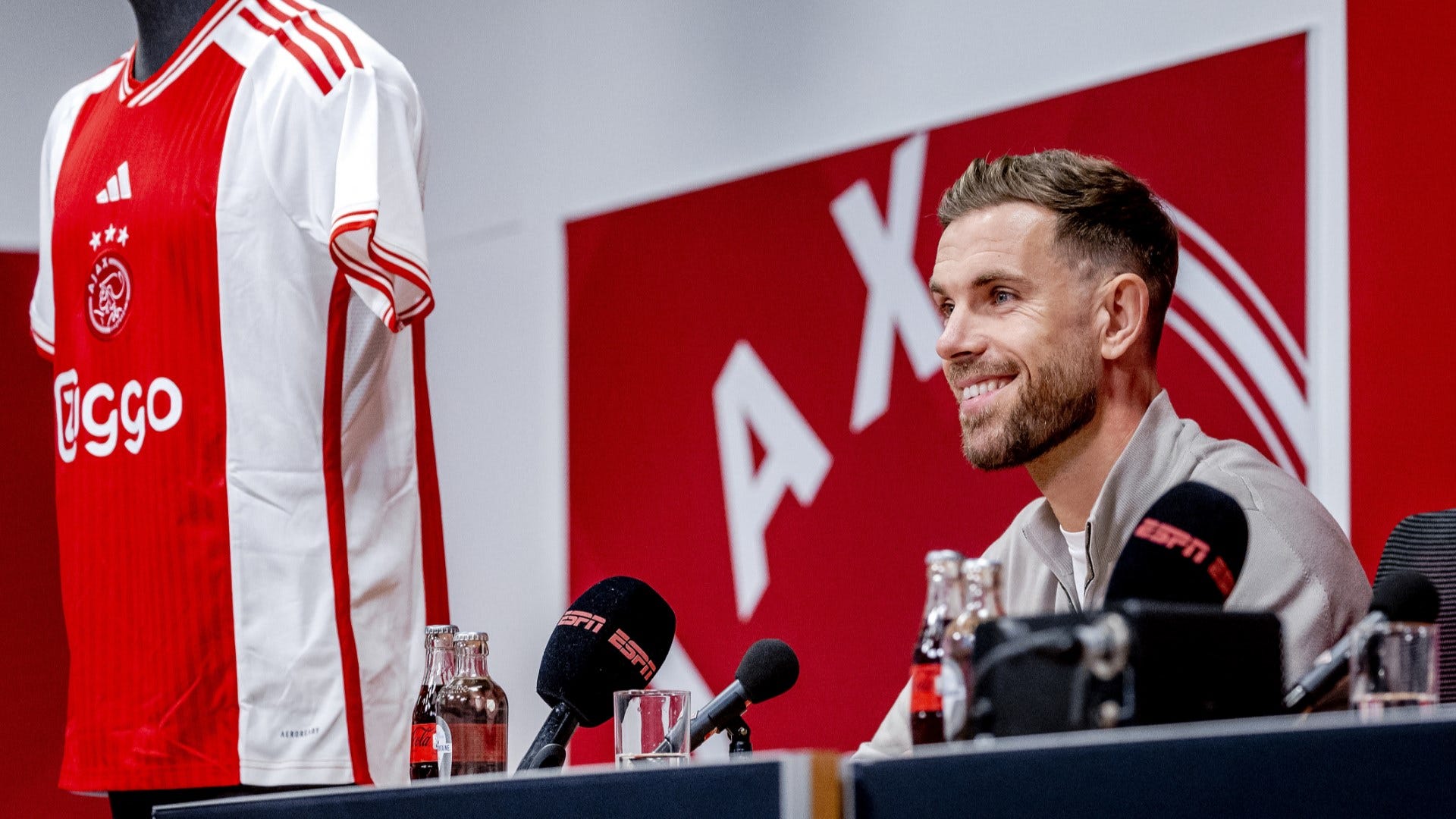 Cedera Baru Menghantui Karier Jordan Henderson di Ajax: Debutnya Mungkin Tertunda