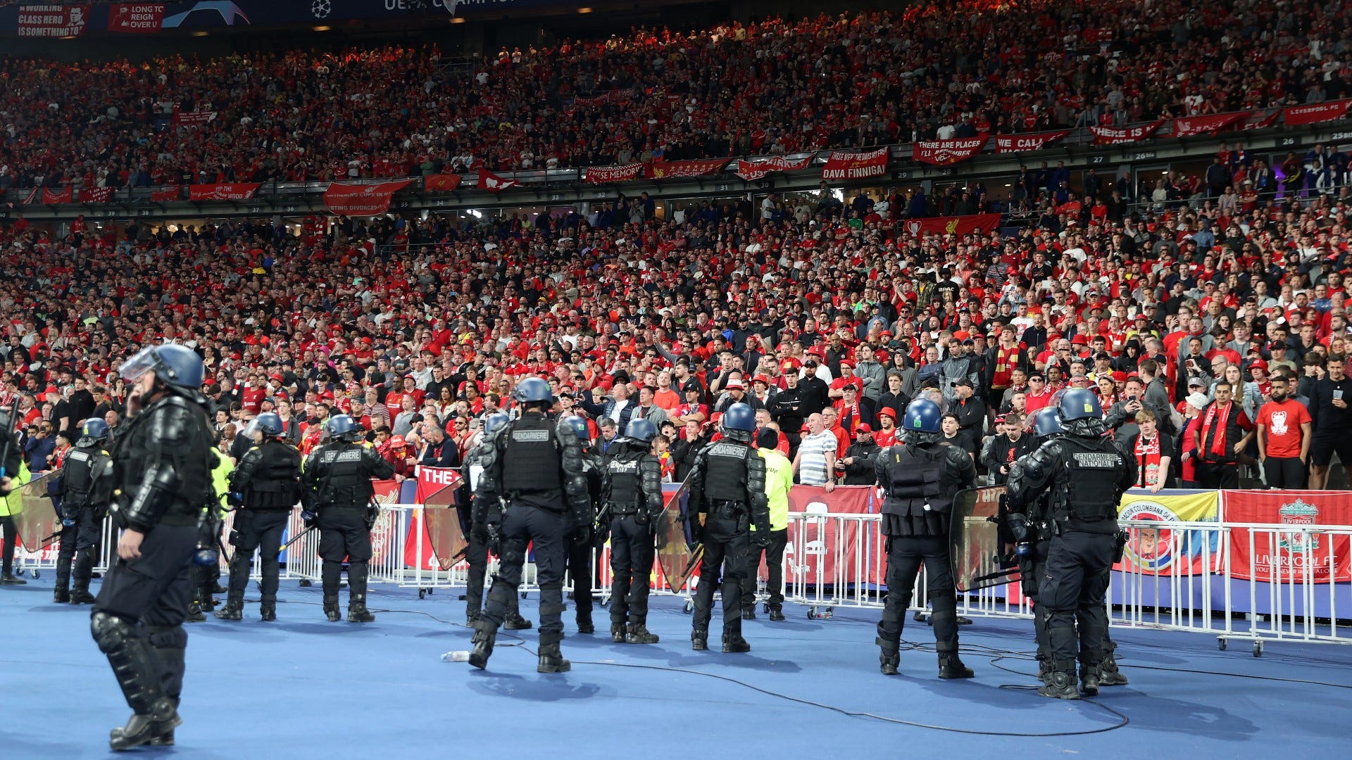 Liverpool fans police Champions League final 2022